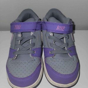Nike Toddler Girls' Velcro Shoes (Size: 8c)
